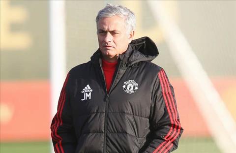 Huyền thoại M.U chỉ ra vấn đề mà HLV Mourinho còn thiếu