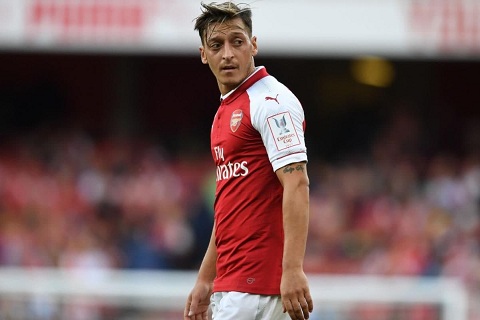 Góc nhìn: Ngã tư đường của Mesut Ozil