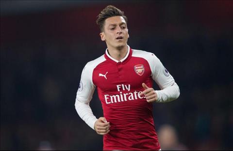 Gia nhap Man Utd, Ozil coi nhu… tu sat hinh anh