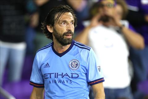 Andrea Pirlo chuan bi gia tu san co