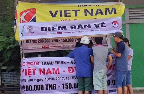 Ve tran Viet Nam vs Campuchia roi vao tinh trang e am hinh anh