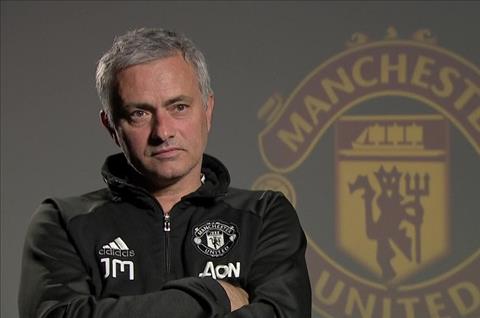 HLV Mourinho bất ngờ muốn có ngôi sao của Barca