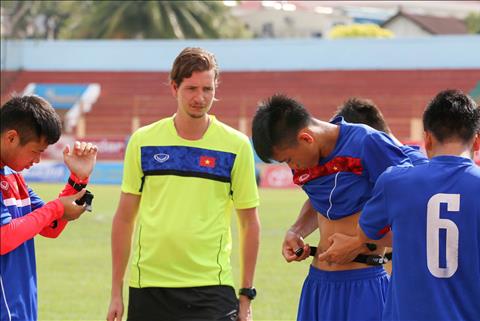 Bong da Viet Nam nhan tin khong vui sau khi co ve du VCK Asian Cup hinh anh