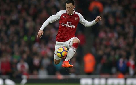 Barca chốt giá mua Mesut Ozil