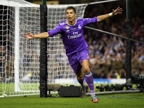 Cristiano Ronaldo dung truoc co hoi pha ky luc lam ban tai Champions League.