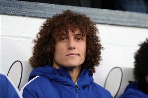 Arsenal tinh gay soc voi trung ve David Luiz hinh anh