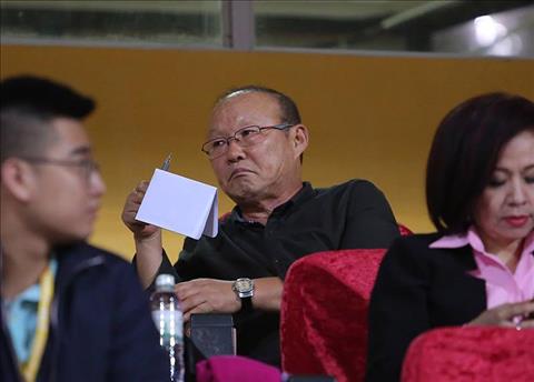 HLV Park Hang Seo 'thiếu quân' trong ngày đầu tập trung ĐT Việt Nam