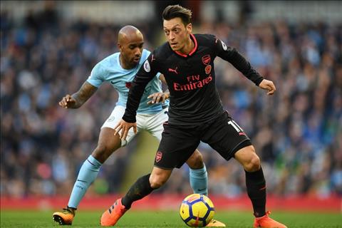 Man City 3-1 Arsenal Wenger da tu sat tu truoc khi bong lan hinh anh 2