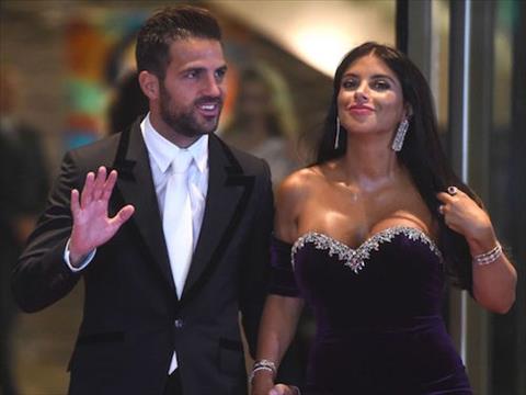 Fabregas: “Chẳng ai sánh nổi vợ tôi cả”