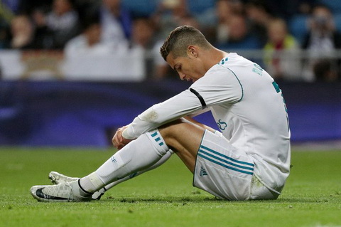 Soc Hang loat cau thu muon Real Madrid ban Ronaldo hinh anh