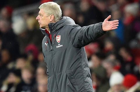 Trước đại chiến với Chelsea, Wenger vẫn cay cú vì Eden Hazard