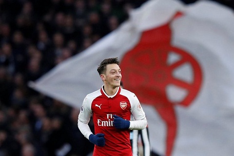 Tien ve Mesut Ozil thuc su quan trong voi Arsenal hinh anh 3