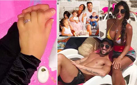 Fabregas chính thức cầu hôn bạn gái hơn 12 tuổi