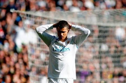 Su vo duyen cua Ronaldo la mot phan nguyen nhan khien Real that thu. Anh: AFP.