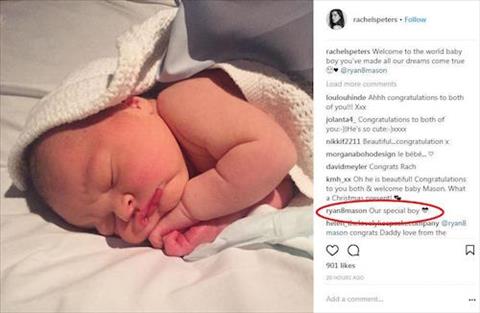 Sao Hull City đón con trai đầu lòng sau 11 tháng nứt sọ