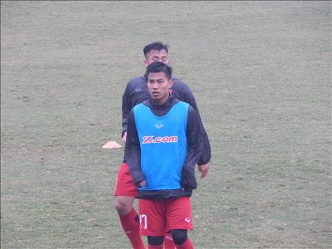 Hậu vệ U23 Việt Nam nói gì khi phải tập dưới điều kiện mưa rét hình ảnh Hau ve U23 Viet Nam noi gi khi phai tap duoi dieu kien mua ret hinh anh