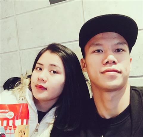 Trung vệ Quế Ngọc Hải lần đầu đăng ảnh với vợ sắp cưới