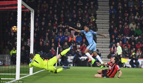 Dư âm Bournemouth 0-2 Man City: Điểm 10 cho Sterling