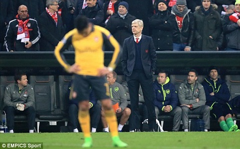 Thảm bại trước Bayern, HLV Wenger nói gì?