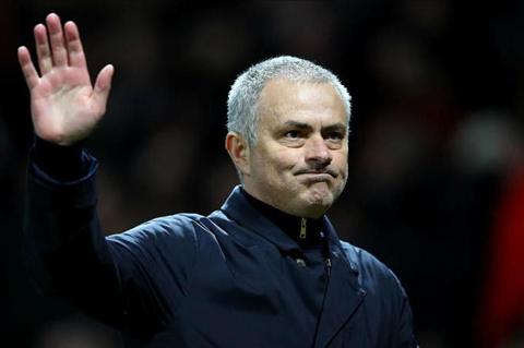 Lịch thi đấu quá dày, Mourinho lên tiếng đá đểu Man City