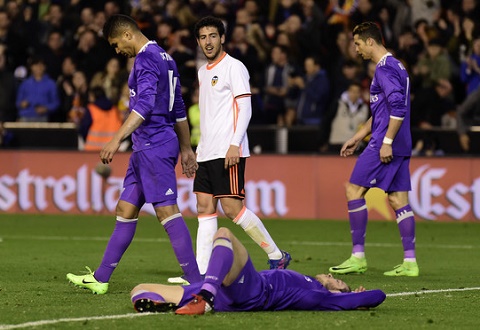 Du am Valencia 2-1 Real Madrid Mat trai cua Zidane hinh anh 2