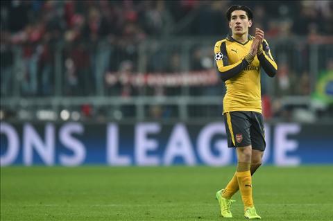 Barca có đối thủ lớn vụ Bellerin
