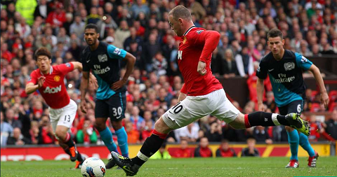 Rooney da ghi mot hat-trick trong chien thang 8-2 truoc Arsenal, do cung la ban thang thu 150 cua anh cho Man do.