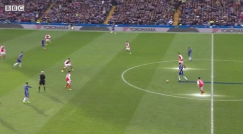 Chelsea 3-1 Arsenal Sanchez va Ozil dang bi len an hinh anh 3