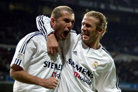 Zidane va Beckham chang gap van de gi lien quan den phoi hop tren san co hoi con thi dau tai La Liga du khac biet ngon ngu.