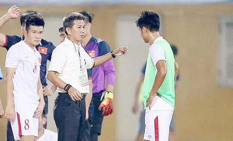 U20 Viet Nam gom quan du World Cup Hay hoc Kiatisak hinh anh 2