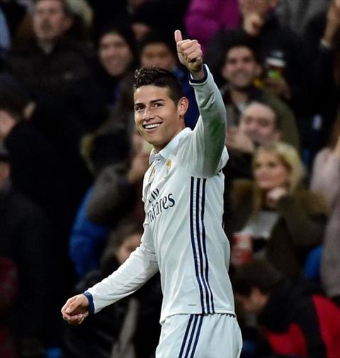 Cristiano Ronaldo thong linh tren Twitter va Instagram hinh anh