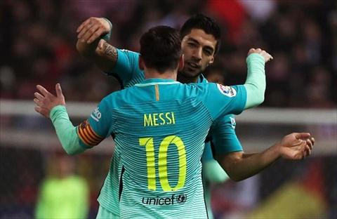  Lionel Messi va Luis Suarez di tieu ngoi hinh anh