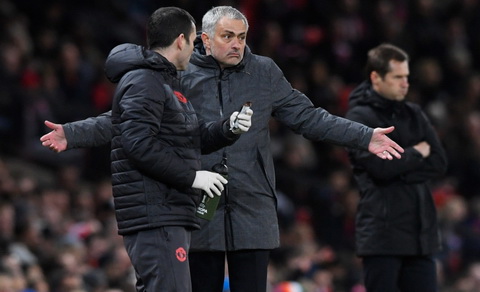 Chi 55 triệu euro, HLV Mourinho quyết rút ruột đội bóng cũ