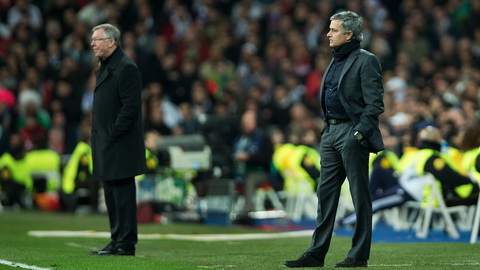 Mourinho dan xoa cai bong cua Sir Alex Ferguson tai MU.