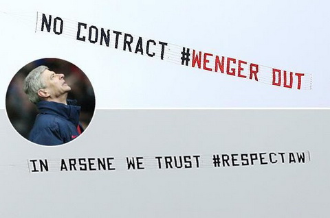 Tiết lộ về chiếc máy bay ủng hộ HLV Wenger