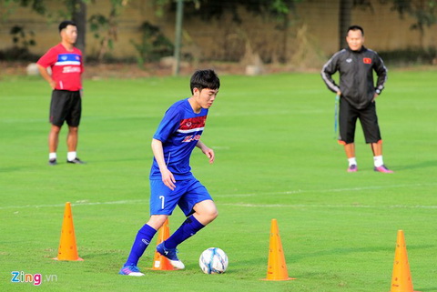 Đội tuyển Việt Nam chờ tiền vệ Xuân Trường trở lại