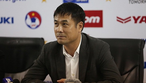 HLV Hữu Thắng hài lòng với trận hòa trên mặt ruộng Hàng Đẫy