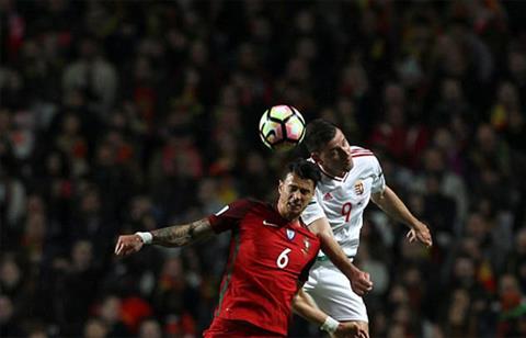 BDN 3-0 Hungary Doi chan Ronaldo lam nen tat ca hinh anh 2
