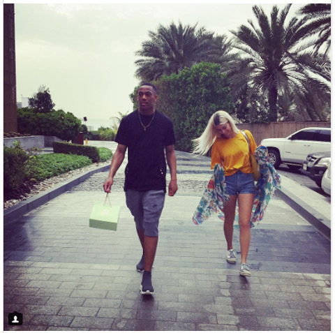 Tiền đạo Martial và bạn gái du hí Dubai