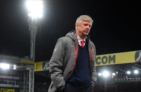 HLV Wenger thừa nhận Arsenal khó vào top 4