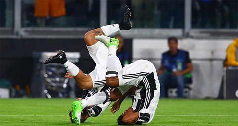 Juventus 3-0 Barca Nga mu truoc tien dao Dybala hinh anh 2