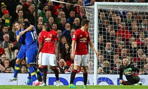 NÓNG: HLV Mourinho đang mâu thuẫn với thủ môn De Gea?