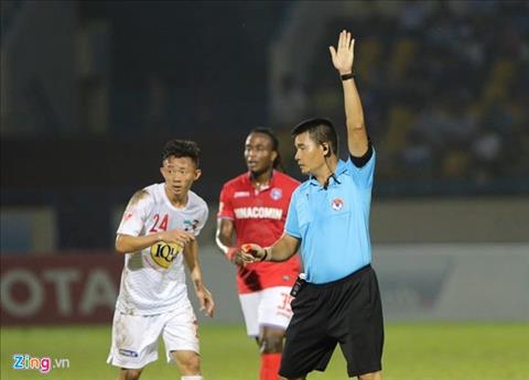 Trọng tài trận Quảng Ninh 2-2 HAGL lại bị chê