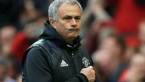 Man Utd: Nụ cười nửa miệng của Jose Mourinho