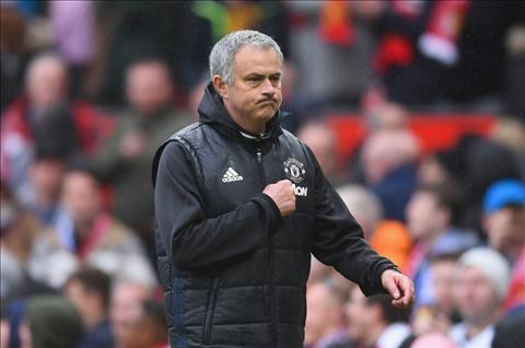 Cột mốc mới của Jose Mourinho sau màn "hạ sát" đội bóng cũ