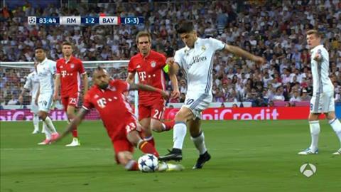 Trong tai tran Real Madrid 4-2 Bayern mac hang loat sai lam hinh anh 9