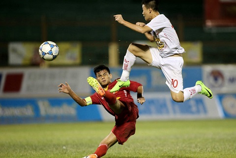 HLV U19 Việt Nam và U19 HAGL “choảng nhau” bằng ngôn từ