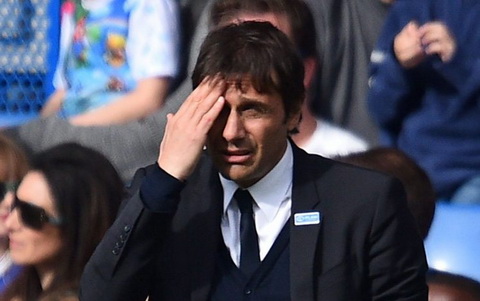 HLV Antonio Conte canh bao cac cau thu Chelsea sau tran thua Crystal Palace.