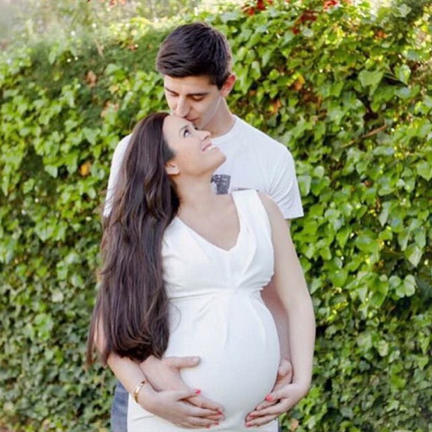 Thủ môn Courtois chia tay bạn gái mang bầu