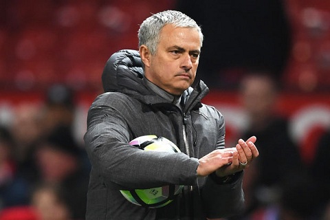 Mourinho gọi điện thuyết phục Sanchez chuyển tới M.U